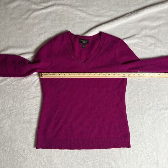 Charter Club Women’s Cashmere Sweater Size M Fuchsia Classic Luxurious Soft Warm - Picture 6 of 6